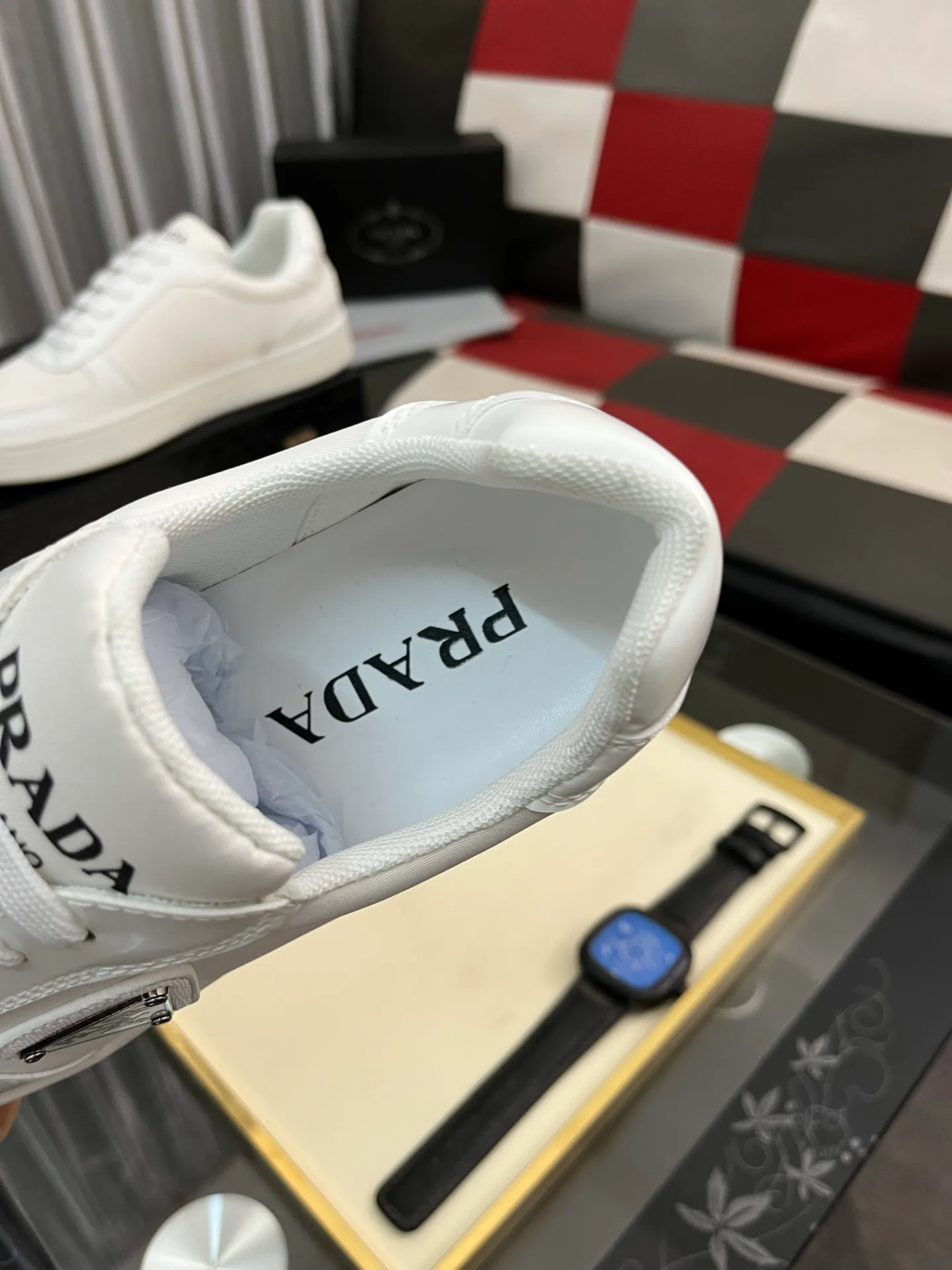 Men's shoes 💰440⌚️⌚️【PRADA】Prada ~ unique and casual style. New models from Prada official website are coming [Celebrate][Celebrate]🏃High-end brand casual shoes ➕Full set of packaging😍😍 Men's 2023 counters are on sale simultaneously, Italian imported brands select first-layer Italian cowhide. 🐑Sheepskin lining (refuses to discolor and rub feet) Sole: Original sole specially provided by the original factory 🎬Better in kind Size number: 38-444️⃣Colors available